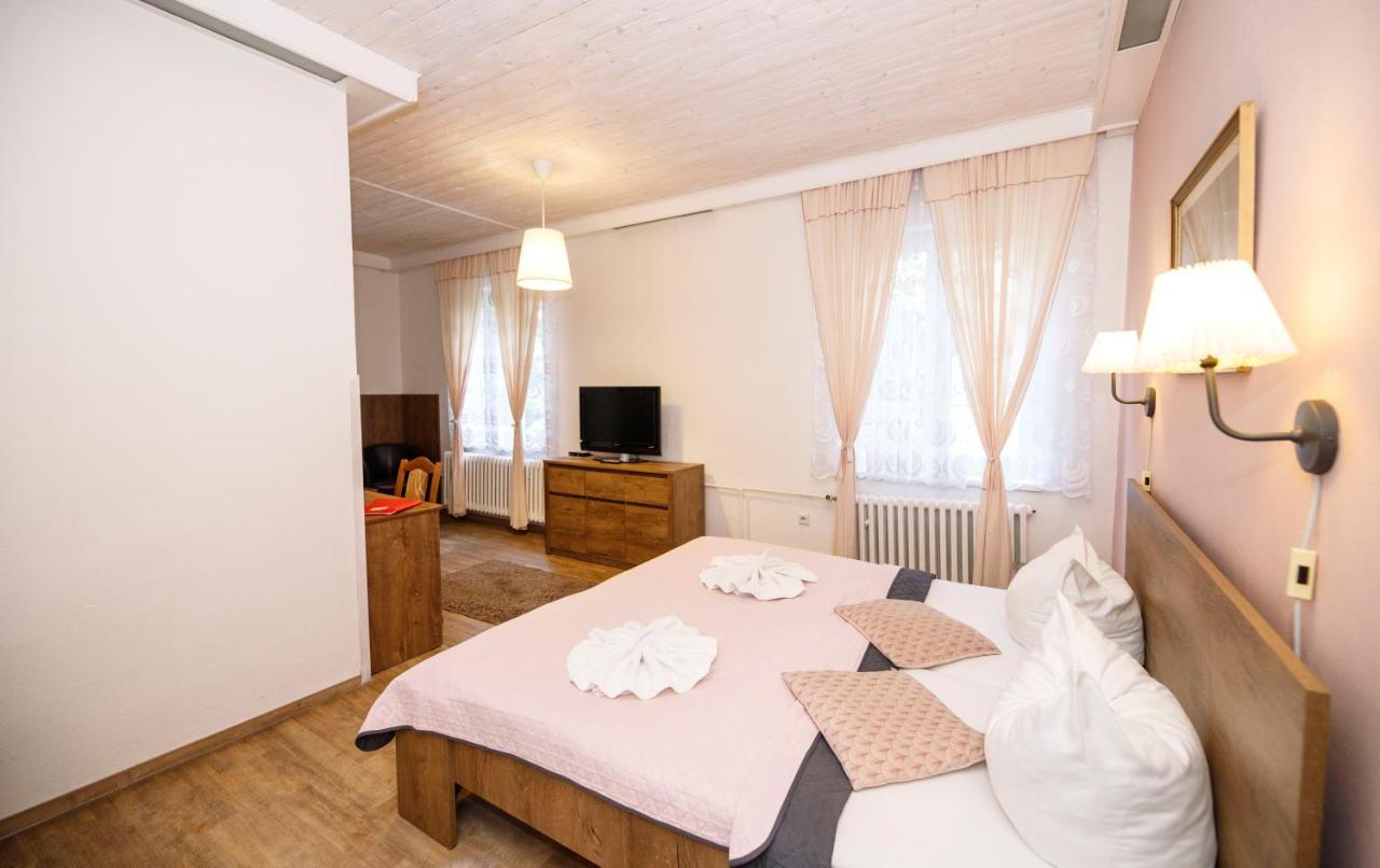 Hotel Dzban Karlova Studanka Luaran gambar