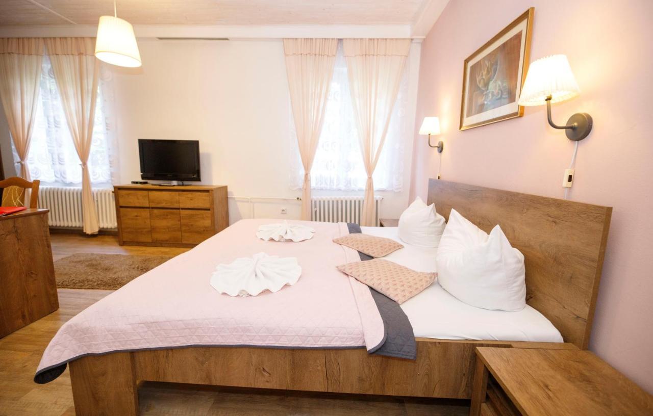 Hotel Dzban Karlova Studanka Luaran gambar