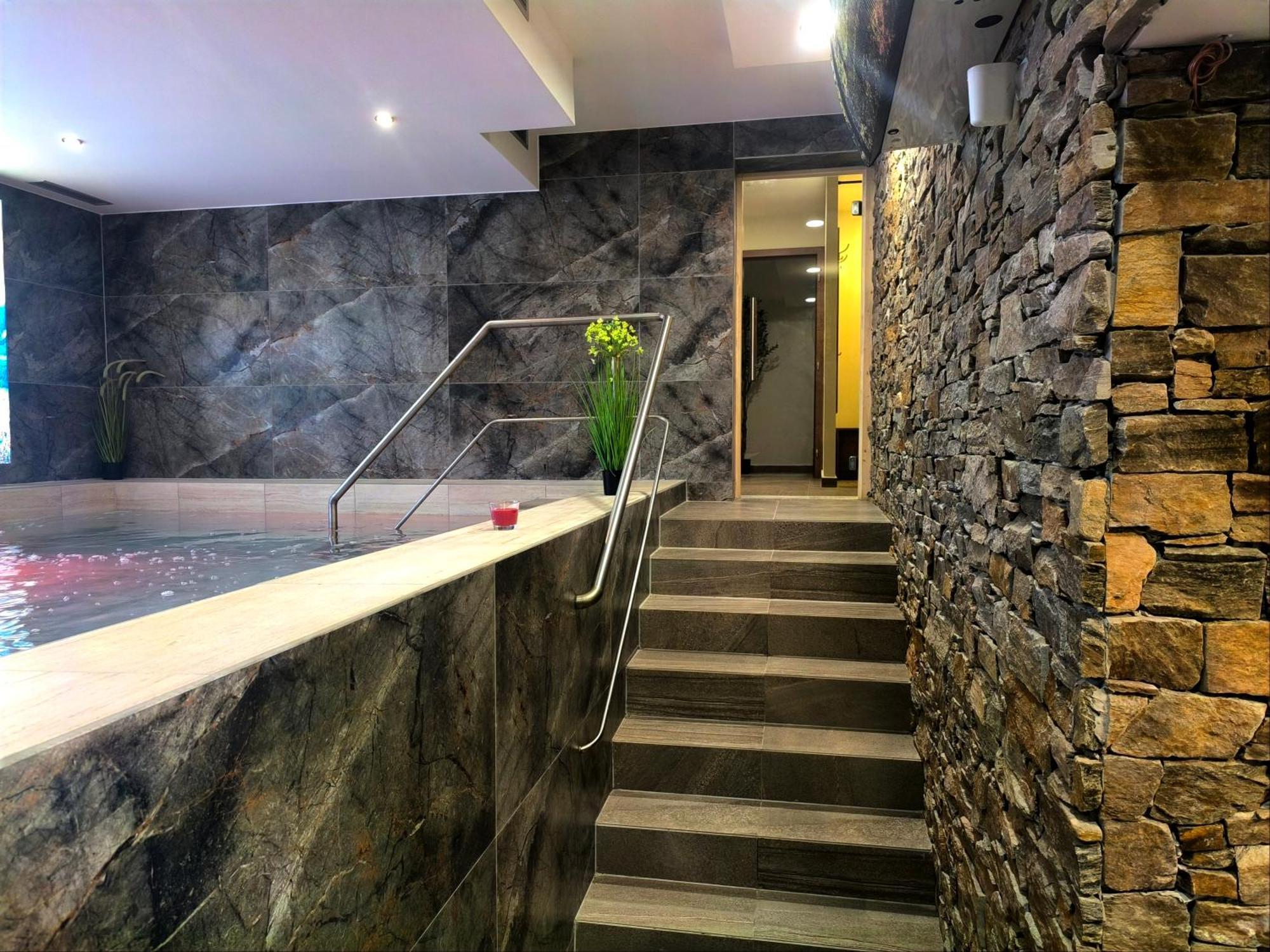 Hotel Dzban Karlova Studanka Luaran gambar